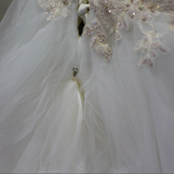 Alfred Angelo Disney Wedding Dress - Sleeping Beauty - Picture 7 of 15